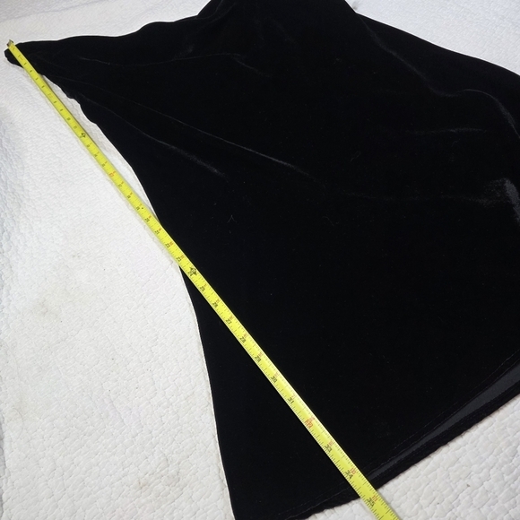 NEW ZARA Blogger Black Velvet Asymmetric Chain Velvet Dress - Picture 5 of 9